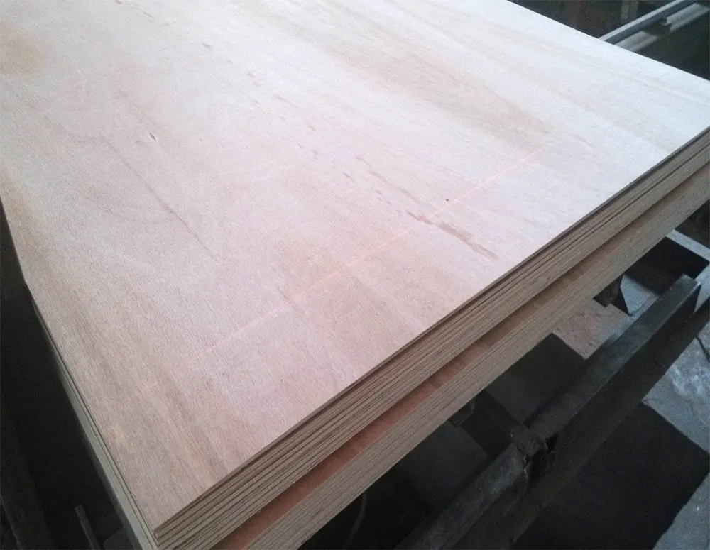 4X8 Veneer Pine & Okoume Commercial Plywood From China Manufacturer