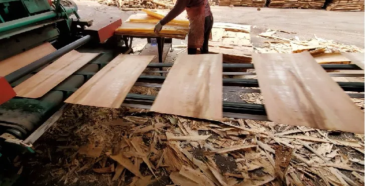 Concrete Formwork Film Faced WBP Glue 18mm Full Pine Core Shuttering Plywood