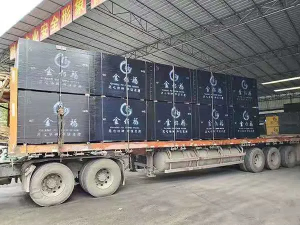 Phenolic Board Shuttering Waterproof Construction Plywood Pine Film Faced Plywood Marine Plywood